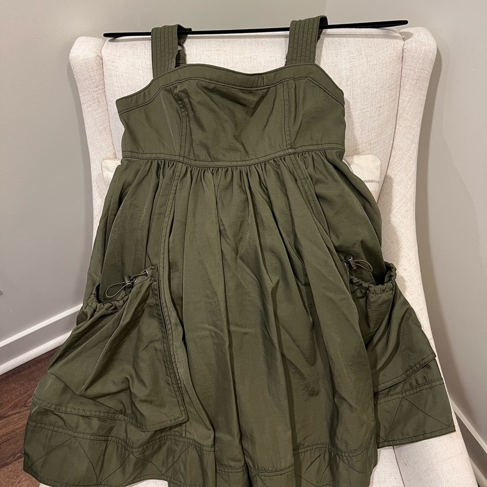 Green Sleeveless Dress